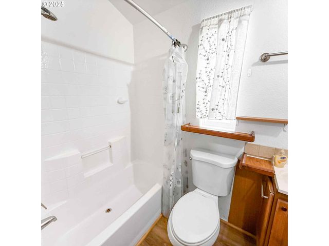 15061 HIGHWAY 101 4, Brookings, OR 97415