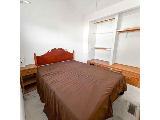 15061 HIGHWAY 101 4, Brookings, OR 97415