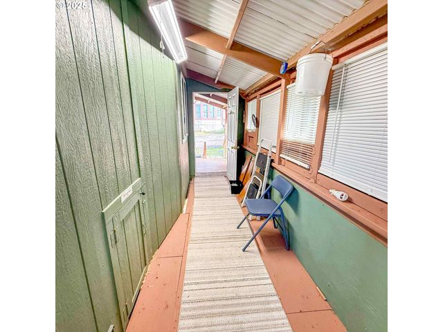 15061 HIGHWAY 101 4, Brookings, OR 97415