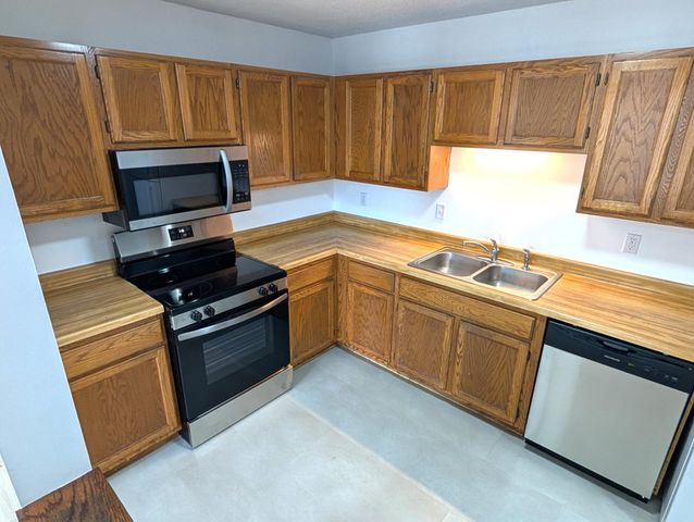 6500 Woodlake Drive 702, Richfield, MN 55423