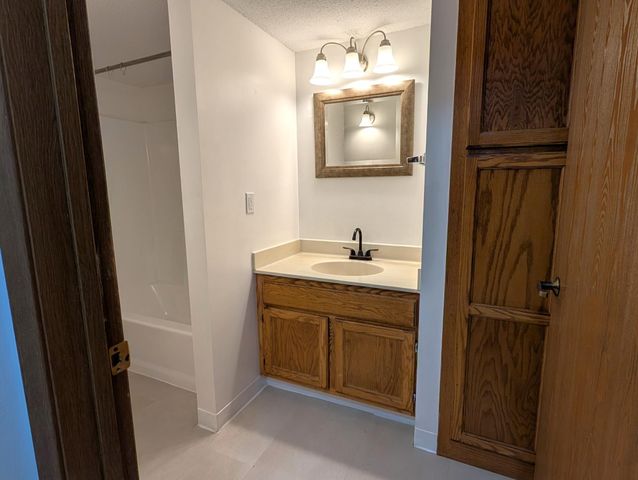 6500 Woodlake Drive 702, Richfield, MN 55423