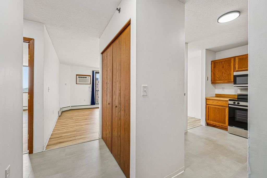 6500 Woodlake Drive 702, Richfield, MN 55423 — photo 3
