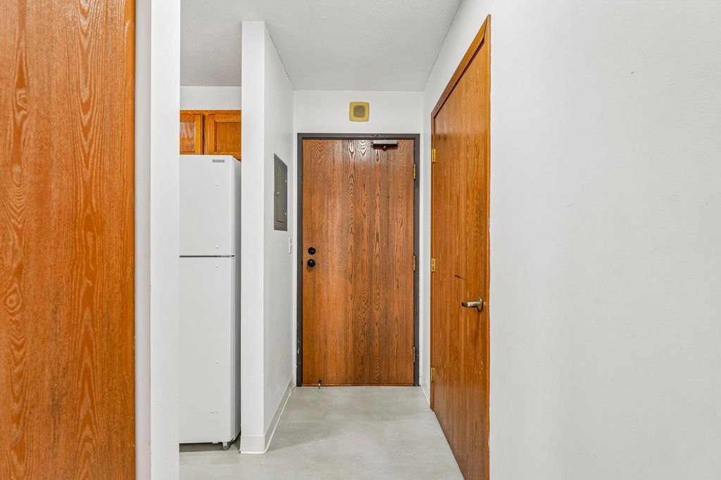 6500 Woodlake Drive 702, Richfield, MN 55423 — photo 4