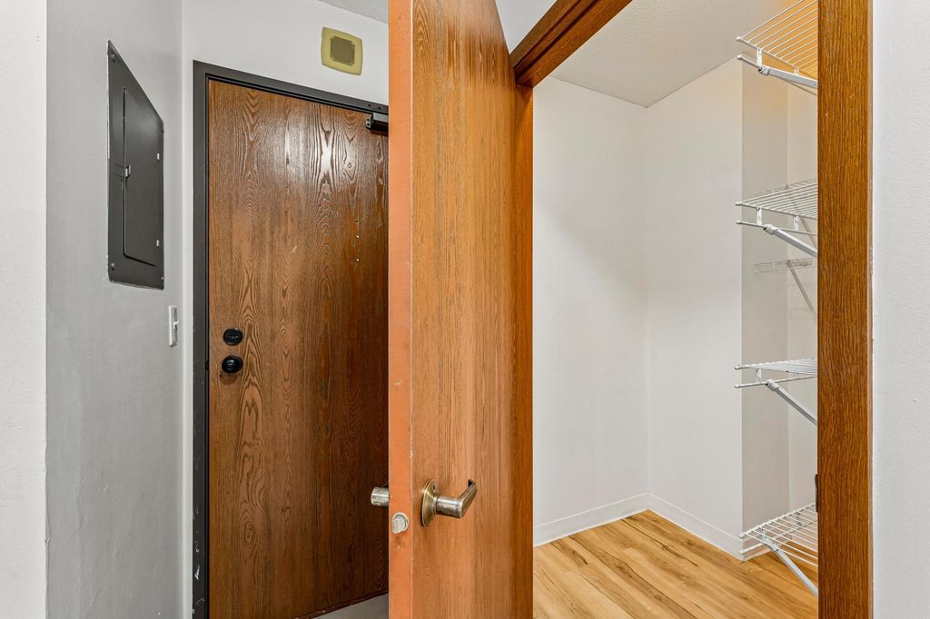 6500 Woodlake Drive 702, Richfield, MN 55423 — photo 5