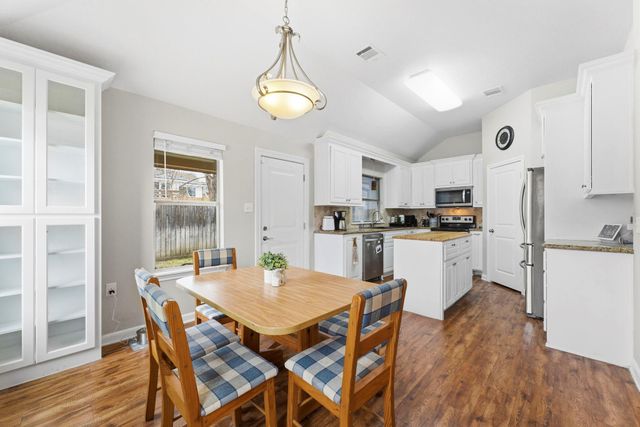 306 Lazy Lane, Montgomery, TX 77356