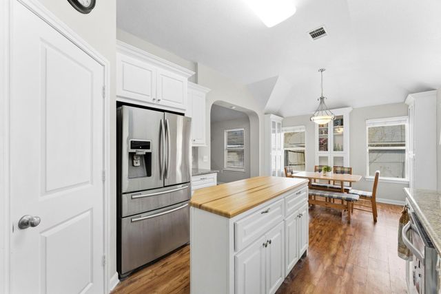 306 Lazy Lane, Montgomery, TX 77356