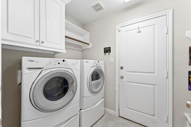 306 Lazy Lane, Montgomery, TX 77356