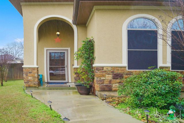 306 Lazy Lane, Montgomery, TX 77356