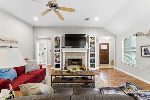 306 Lazy Lane, Montgomery, TX 77356