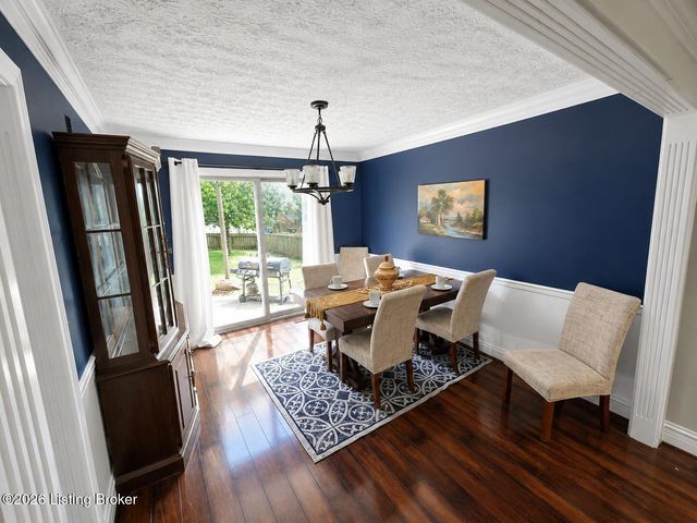 5213 Rainmaker Ct, Louisville, KY 40229