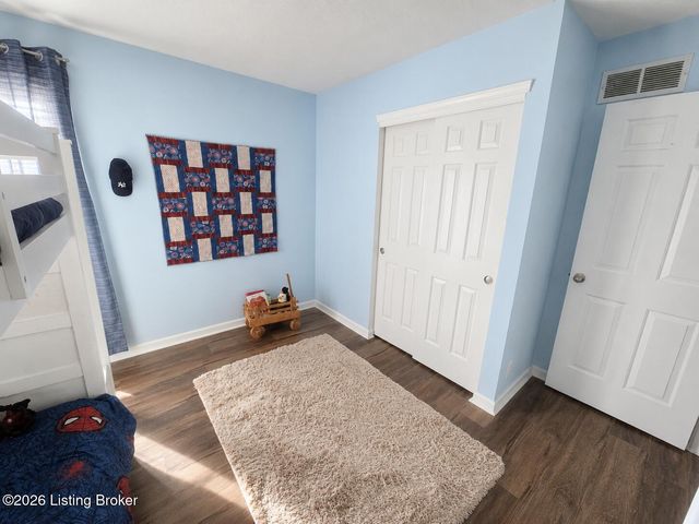 5213 Rainmaker Ct, Louisville, KY 40229