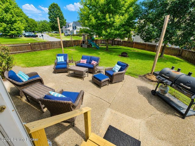 5213 Rainmaker Ct, Louisville, KY 40229