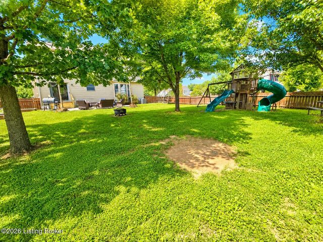 5213 Rainmaker Ct, Louisville, KY 40229