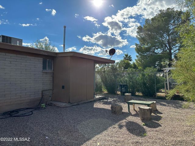 5737 E 24th Street, Tucson, AZ 85711