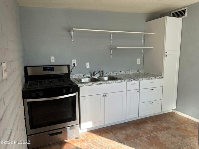 5737 E 24th Street, Tucson, AZ 85711