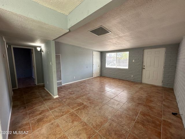 5737 E 24th Street, Tucson, AZ 85711