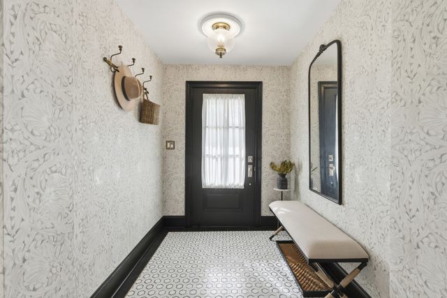 77 Donelson St, Nashville, TN 37210