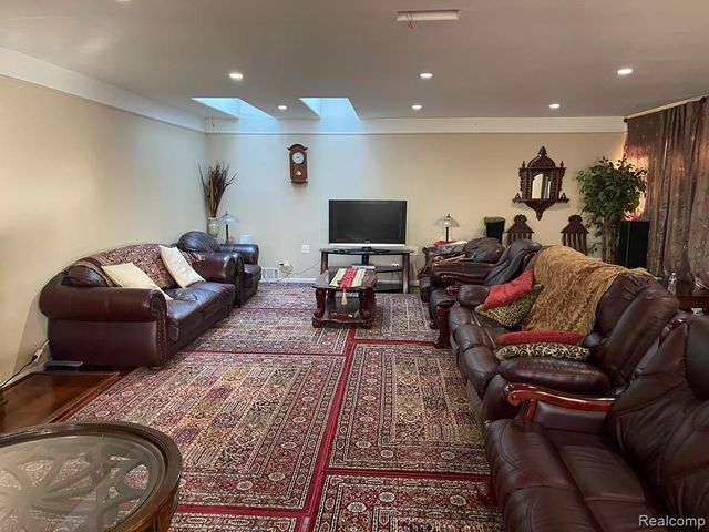 297 Vreeland Drive, Rochester Hills, MI 48309