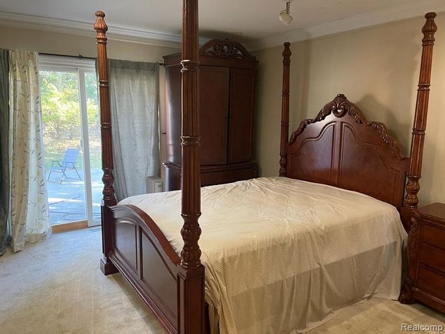 297 Vreeland Drive, Rochester Hills, MI 48309