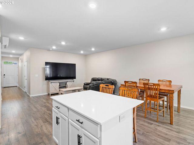 13721 Ne 66TH Way, Vancouver, WA 98682