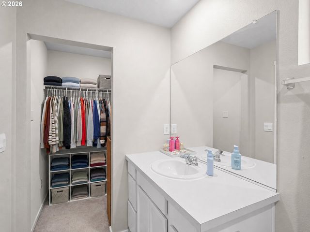 13721 Ne 66TH Way, Vancouver, WA 98682