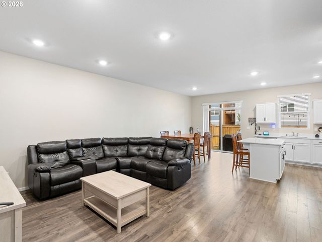 13721 Ne 66TH Way, Vancouver, WA 98682