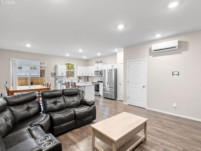 13721 Ne 66TH Way, Vancouver, WA 98682