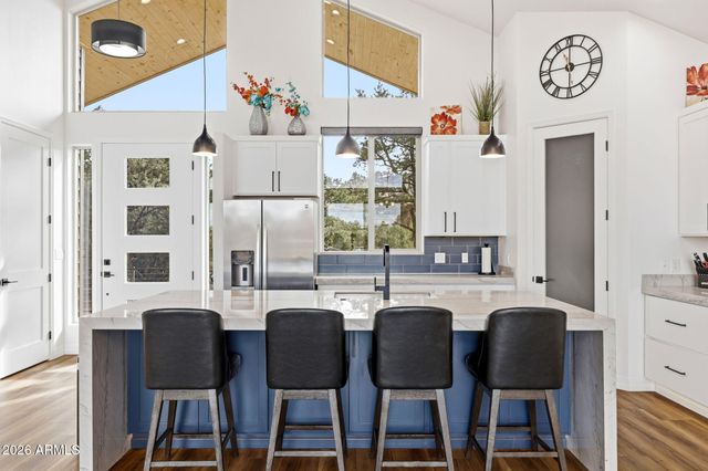 2344 HELLCAT Circle, Overgaard, AZ 85933