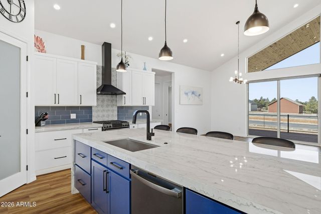 2344 HELLCAT Circle, Overgaard, AZ 85933