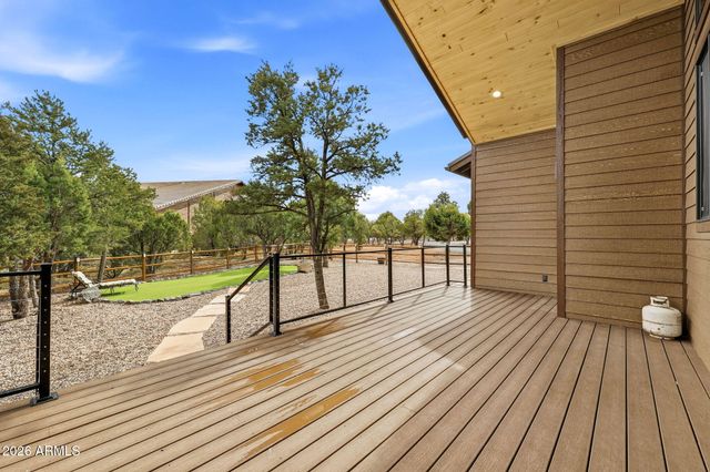 2344 HELLCAT Circle, Overgaard, AZ 85933