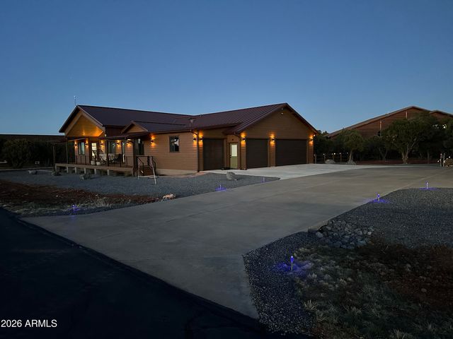 2344 HELLCAT Circle, Overgaard, AZ 85933