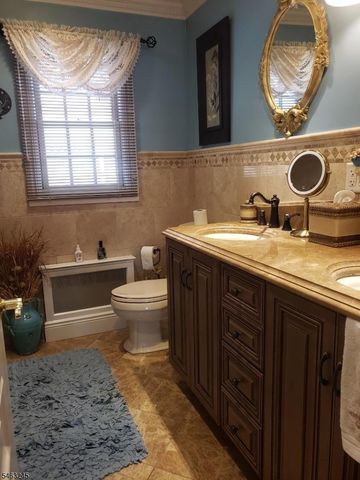 111 W Munsell Ave, Linden City, NJ 07036