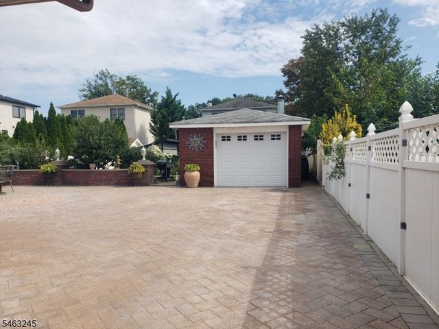 111 W Munsell Ave, Linden City, NJ 07036