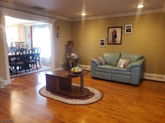 111 W Munsell Ave, Linden City, NJ 07036