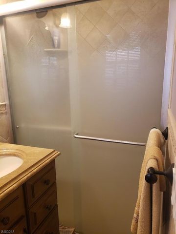 111 W Munsell Ave, Linden City, NJ 07036