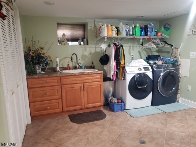 111 W Munsell Ave, Linden City, NJ 07036