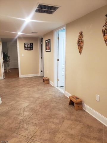 111 W Munsell Ave, Linden City, NJ 07036