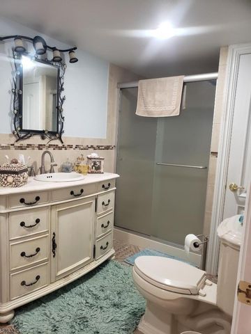 111 W Munsell Ave, Linden City, NJ 07036