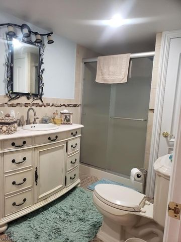 111 W Munsell Ave, Linden City, NJ 07036