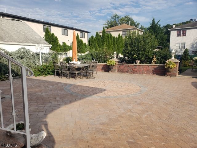 111 W Munsell Ave, Linden City, NJ 07036
