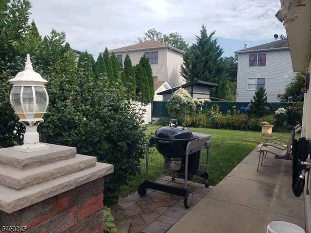 111 W Munsell Ave, Linden City, NJ 07036