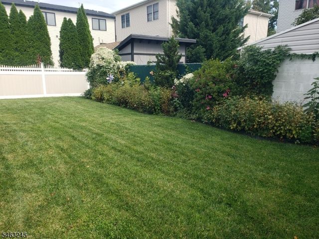 111 W Munsell Ave, Linden City, NJ 07036