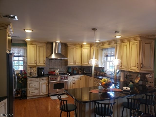 111 W Munsell Ave, Linden City, NJ 07036