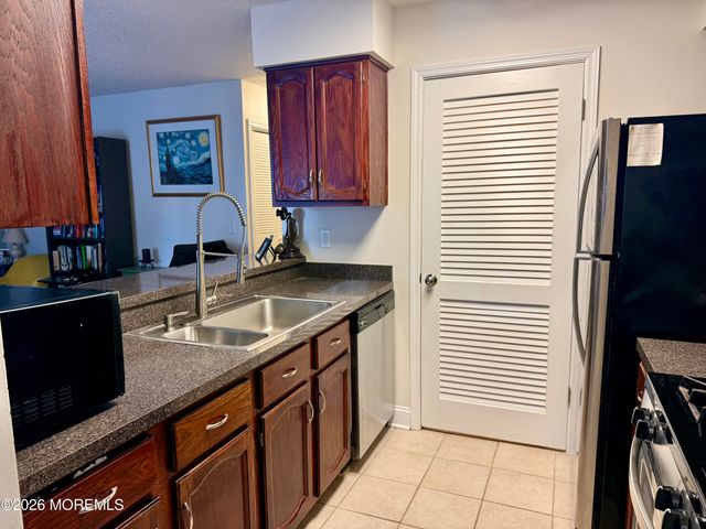 1811 Waters Edge Drive, Toms River, NJ 08753