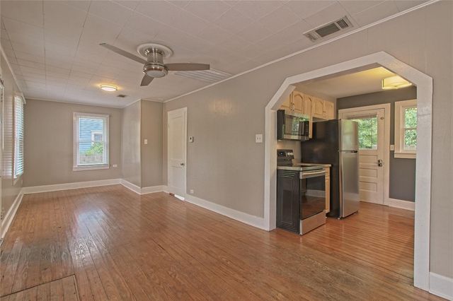 206 E 6th ST, Georgetown, TX 78626