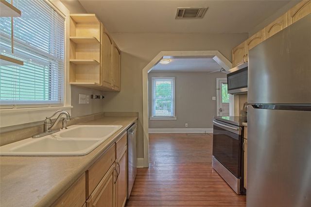 206 E 6th ST, Georgetown, TX 78626
