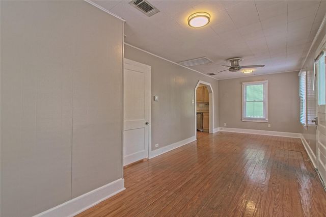 206 E 6th ST, Georgetown, TX 78626