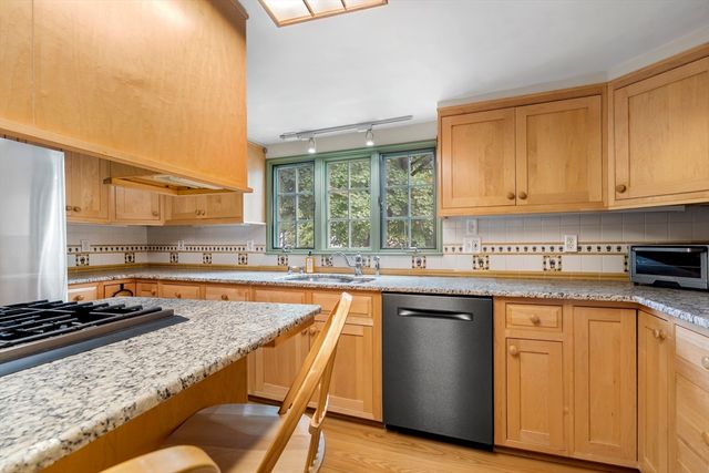 50 Kendall Rd, Lexington, MA 02421