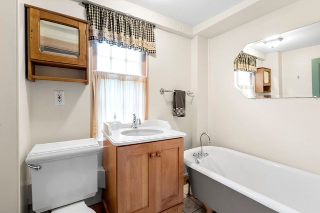 50 Kendall Rd, Lexington, MA 02421