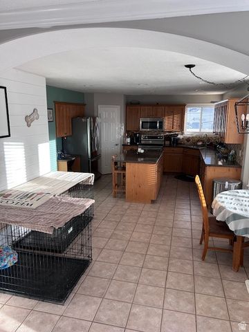 13691 S 3160 W, Riverton, UT 84065